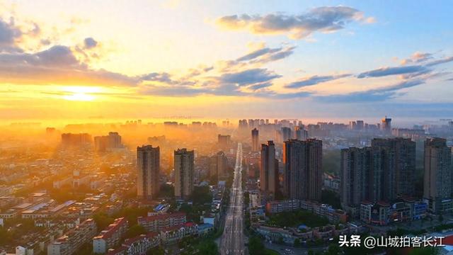 四川这座老牌城市，城建与地级市差不多，享有中国地方志鼻祖美名