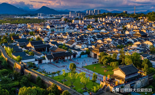 这个“四大古城”之一真不错，徽韵悠长，质朴可人，适合小住两天