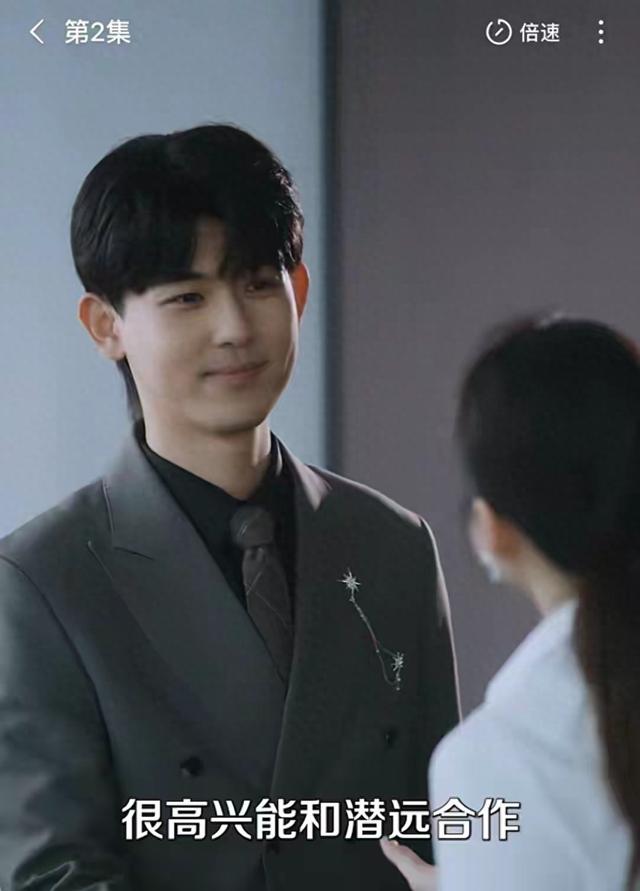 脸没恢复就别出来拍短剧，顶着膨化脸	、大刀双眼皮，太让人出戏了