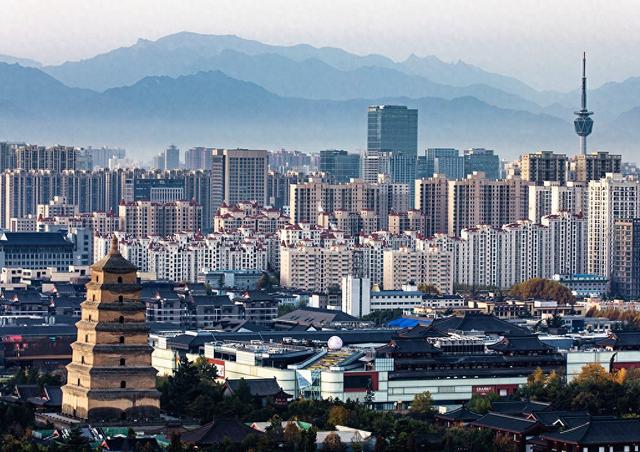 为何西安的城建看上去平淡无奇？武汉的城建看起来朝气蓬勃呢？