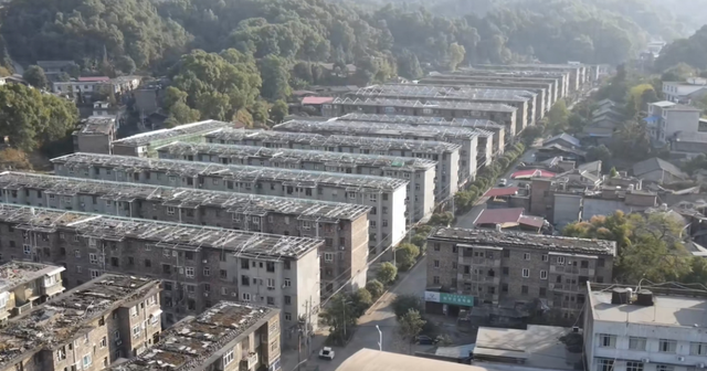 消失的城镇曾称“江南第一煤矿”，有六万人，如今只见杂草如鬼城