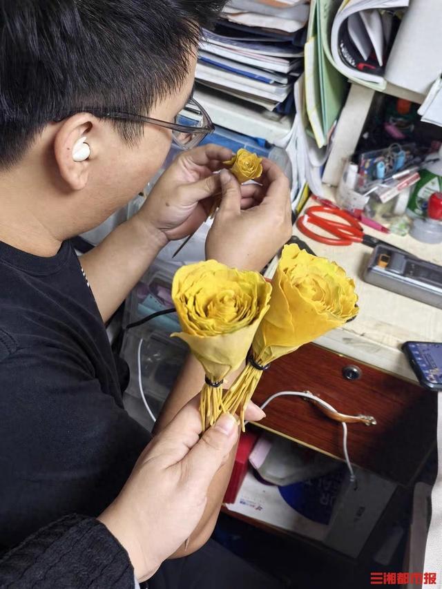 留住秋冬暖色，大家爱上“买树叶”|消费新观察