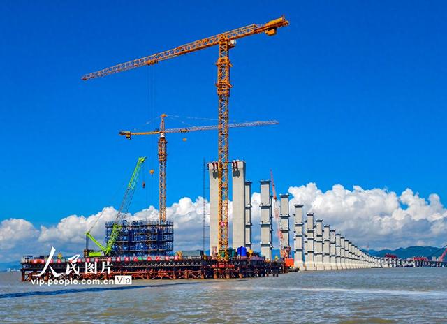 浙江舟山：六横公路大桥二期工程建设正酣