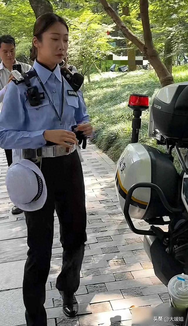 兔子警官李语蔚走红一年半现状：至今没转正，工作肉眼可见的疲惫