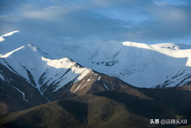 可可西里自然保护区绵延的雪山