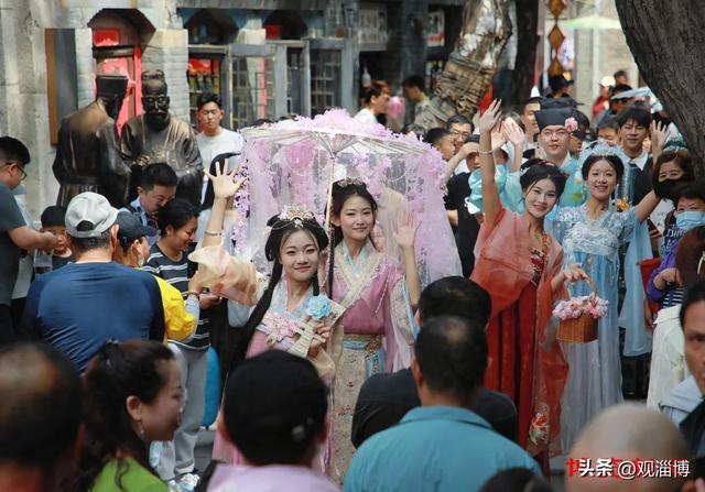 “拼在2025”年终特稿丨流量深耕烟火长红