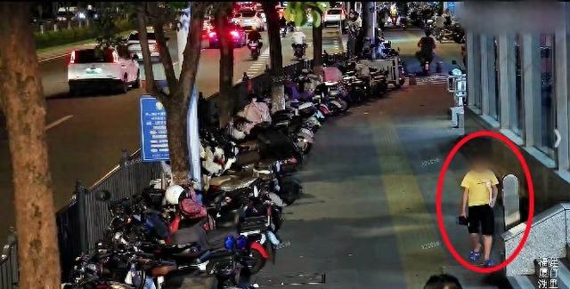 10岁男孩抱着两本作业离家出走 被警察找到时，他第一句话竟是：“警察叔叔……我作业写不完了怎么办呀？”