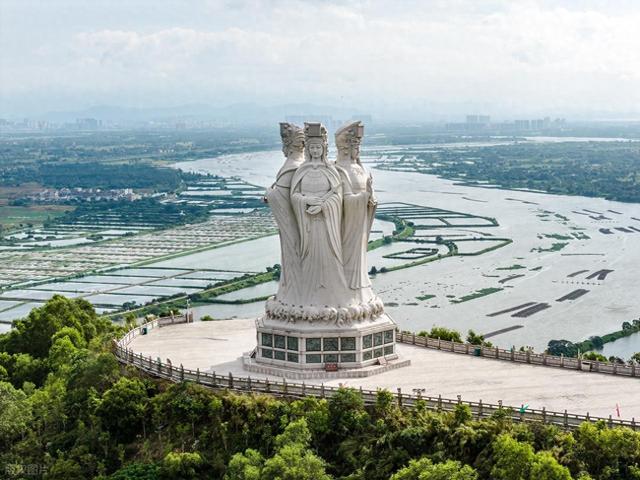 汕尾这座宝藏海滨小城，藏着中国最美海滩和生腌天花板！