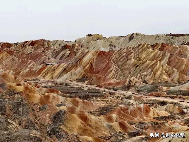甘肃河西走廊自由行（8），分享嘉峪关交通和住宿，夜市吃了烧烤