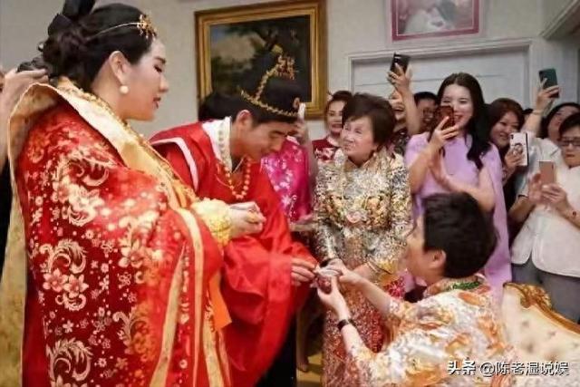 "哈弗学霸"辛奇隆：22岁成为赌王女婿，结婚5年后，他如今怎样？