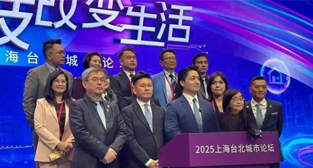 终于谈完了，蒋万安离开大陆，临走前告知两岸，民进党将全面管制