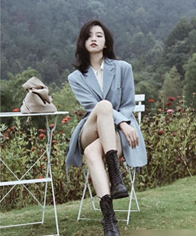 皮肤暗黄忌讳穿什么颜色（皮肤偏黄偏黑的女人）