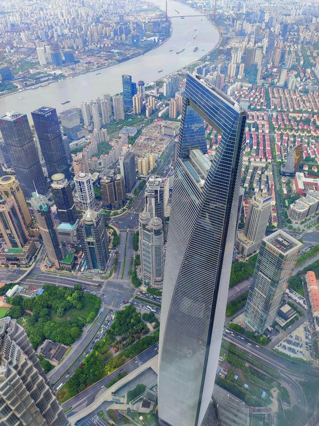上海最高的那个楼叫什么名字（上海第一高楼上海中心大厦）