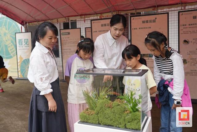 自贡恐龙博物馆携富顺县博物馆走进李桥镇开启科普之旅
