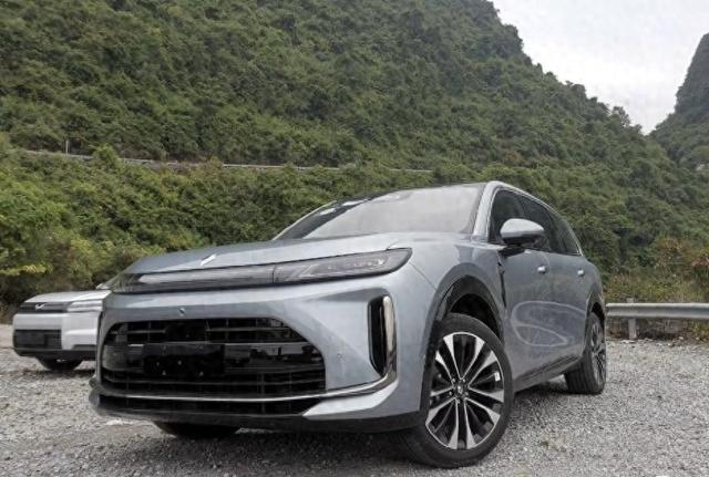 宝骏华境S再度现身，联手华为，车长超问界M9且配1.5T插混