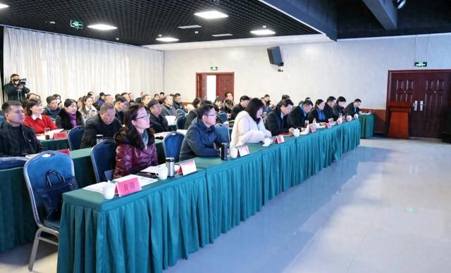 《人民文学》副主编陈涛来济宁授课