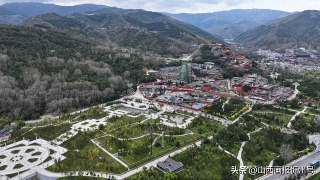 网络中国节·中秋丨当国庆红遇上中秋月：五台山景区双节喜迎八方客