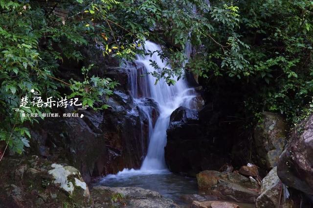 浙江宁波城西的隐秘古道瀑布飞溅，堪称绝美的玩水胜地，确实好玩