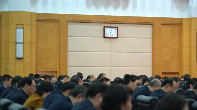 省两会间隙连夜开全省会议，河南为何如此急迫？∣豫观察