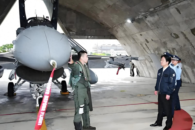 逃离黑暗潜艇攻略（如果赖清德坐潜艇逃跑）