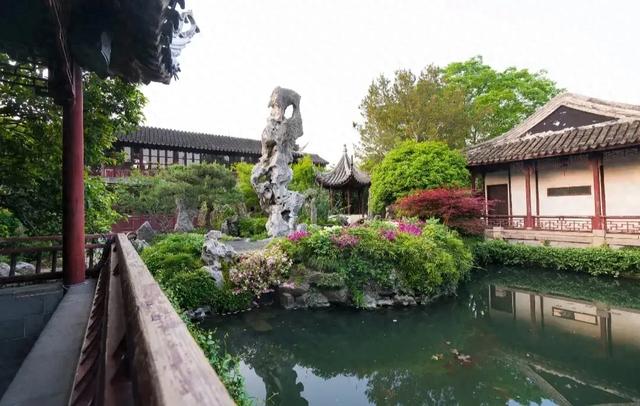 杭州唯一保存完好的私家园林，它紧邻西湖，游客却很少