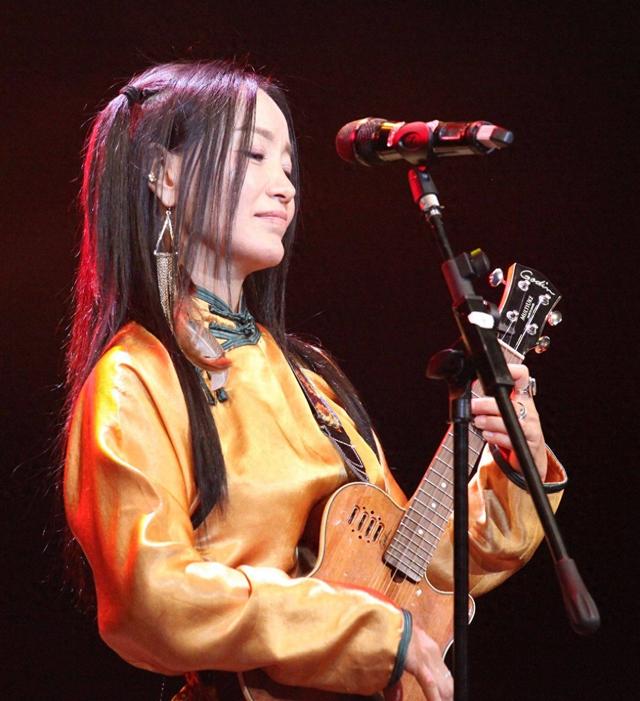 她5次上春晚，被恩师夺初夜，自杀未遂不幸流产，57岁却依旧单身