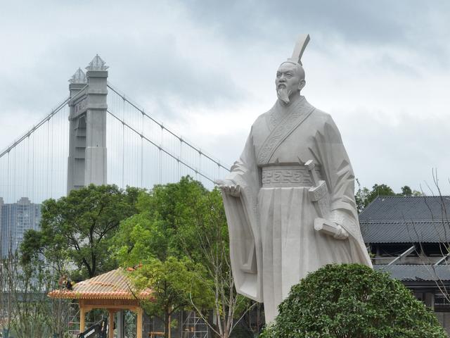 屈原雕像落成，怀化天问岛预计8月底正式投入运营