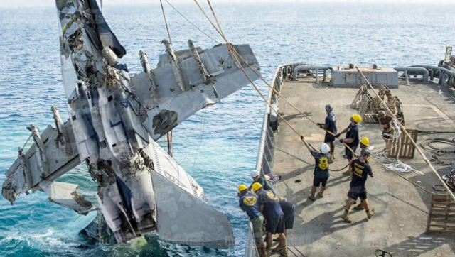 短短30分钟，美军2架舰载机接连在南海坠毁！美网友神评道出真相