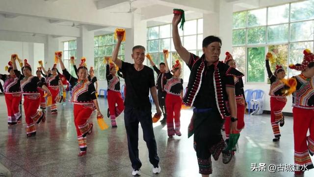 告别走马观花,建水旅居客从“观光旅居”到“学习扎根”