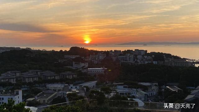 来厦门旅行，怎能不看一次海上日出