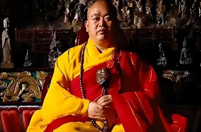 越扒越惊心！你根本想象不到释永信在少林寺的奢靡生活有多离谱？