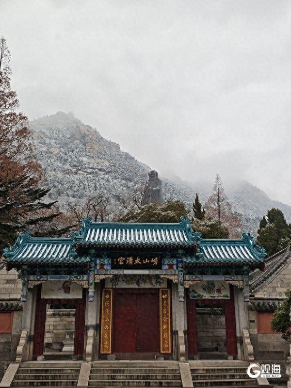 雪后崂山上演冬日浪漫