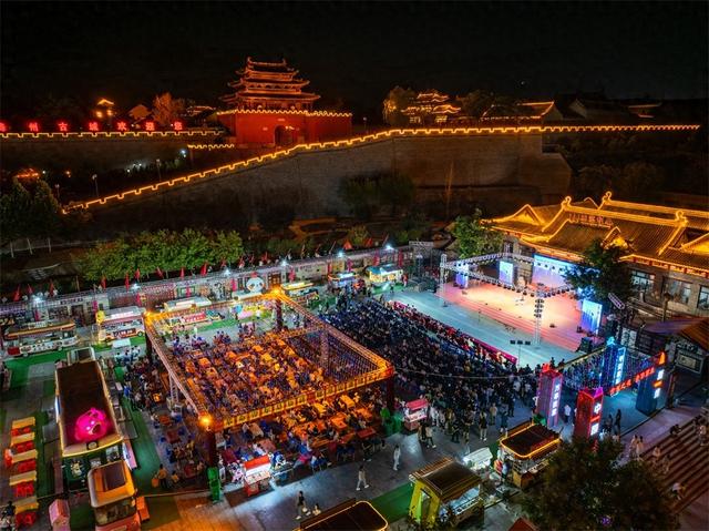 绛州署景区游客中心广场灯光璀璨