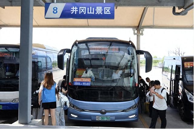 吉安：“红绿站点巴士”绘就老区振兴新画卷