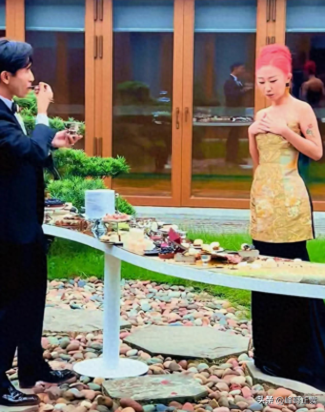 刘欢女儿大婚不到48小时	，恶心的一幕出现了，新郎也被牵扯进来