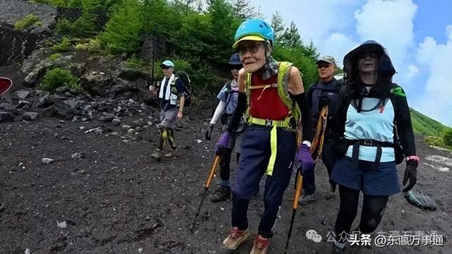 人瑞登顶：102岁日本老人刷新富士山最年长登顶纪录！