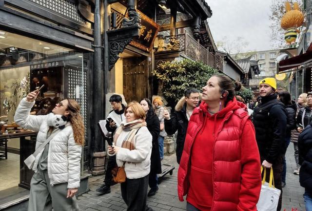 成都成俄罗斯游客最爱城市？“寒潮”竟被人称暖冬！