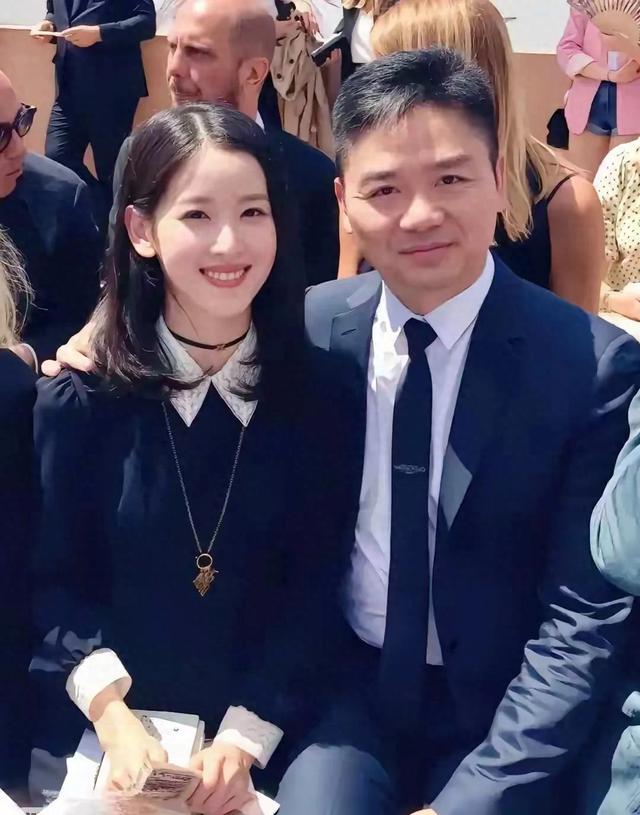 章泽天嫁给这样具有家国情怀，正能量满满的老公刘强东真是嫁对了