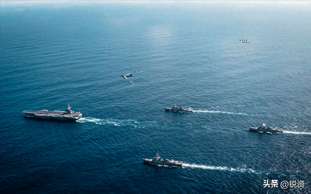 美国战机引起热议！航母暴露致命短板，中国总结经验转化成果