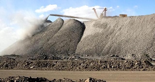 高市早苗对中国打出最后一张牌，美媒提醒：是否还记得40年前？