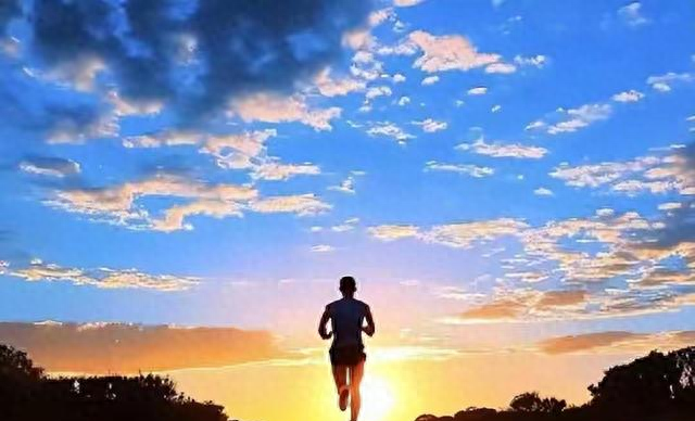当一个男人开始频繁跑步，都逃不过以下这几个原因