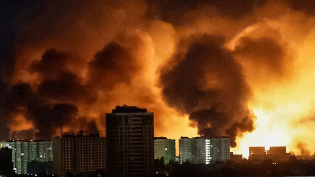 俄军中将被斩首后，普京下令复仇，乌多地陷入火海