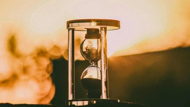 研究人员联手同时对十台超精密光学钟进行了比对