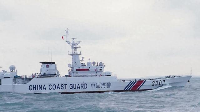 中方刚按住自卫队，仙宾礁又起冲突	，渔船已被打烂，菲国倒打一耙