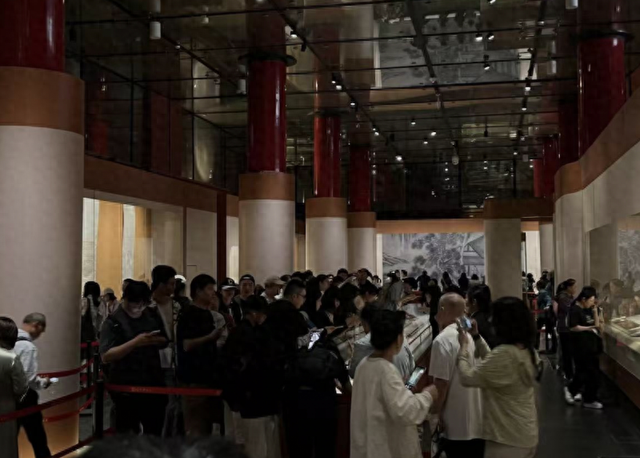 ​观展热转为“文创消费热”  博物馆成假日经济新引擎｜国庆消费青观察