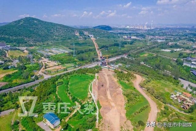 实拍济枣高铁坛山隧道进展显著
