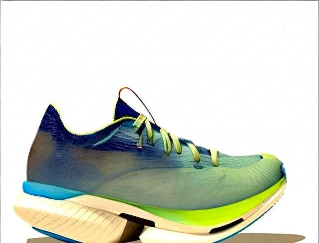 碳板鞋，最大的智商税？跑者被坑惨！专家怒斥：毁掉一代人的膝盖