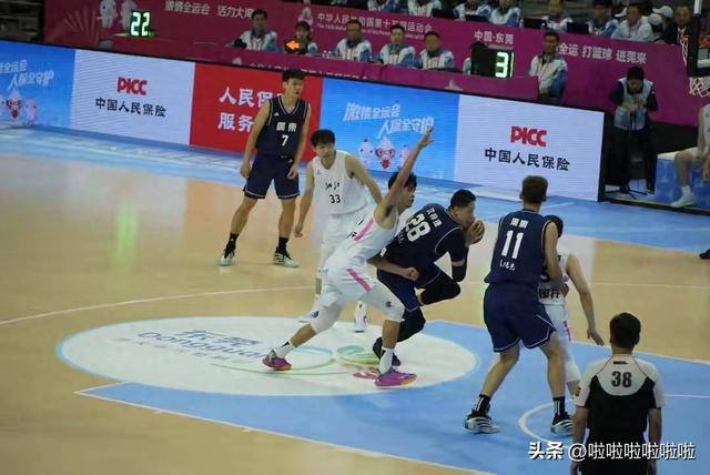 广东男篮夺金！101-65大胜浙江，阵容厚度碾压，徐杰爆发成关键