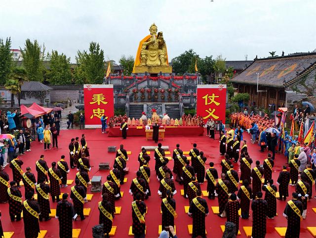赊店古镇秋祭关公 文旅节庆激活商机