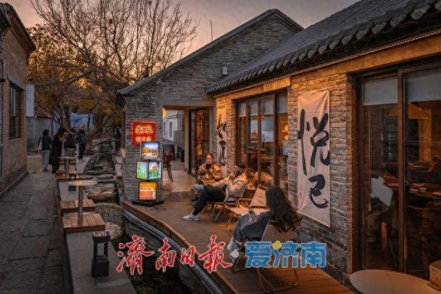 济南西更道街：夜色中的泉城古韵与潮流烟火